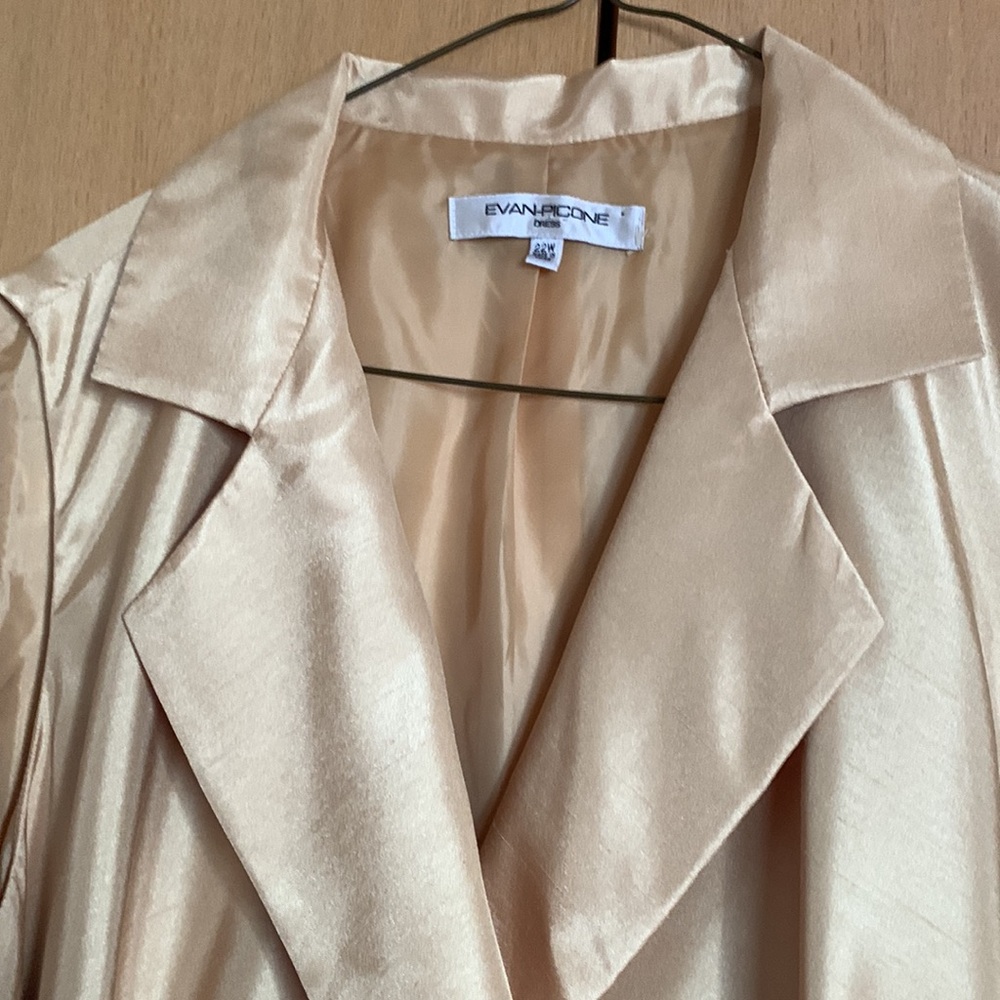Classic Evan Picone Gold Shirtwaist dress - Picture 4 of 10